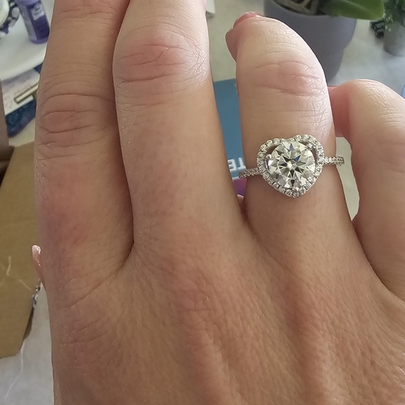 2 carat moissanite heart halo ring - Picture 6 of 7